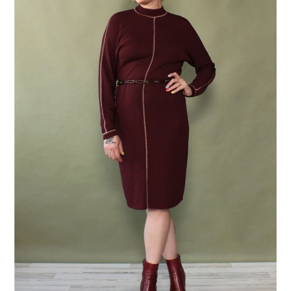 COPY - Vintage ST.JOHN for Saks Fifth Avenue Burgundy Knit Sweater Dress Size 4